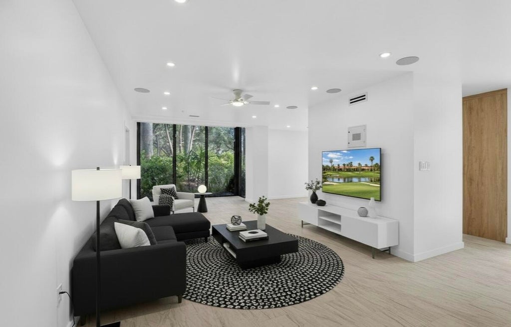 7819 Lakeside Blvd #812, Boca Raton