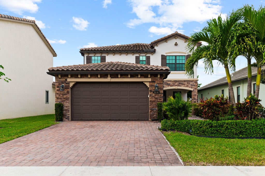 8716 Grand Prix Lane, Boynton Beach