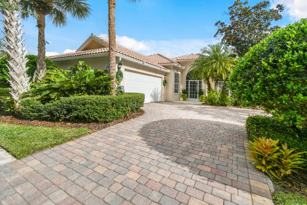 8297 Se Angelina Ct, Hobe Sound