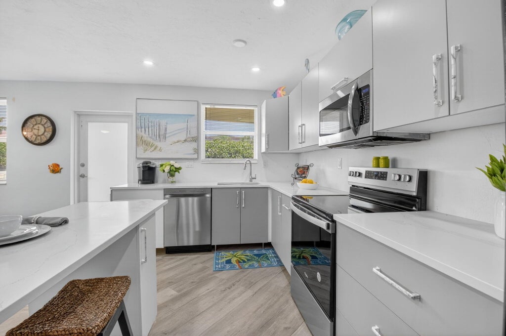 930 Osceola Dr #8, Boca Raton