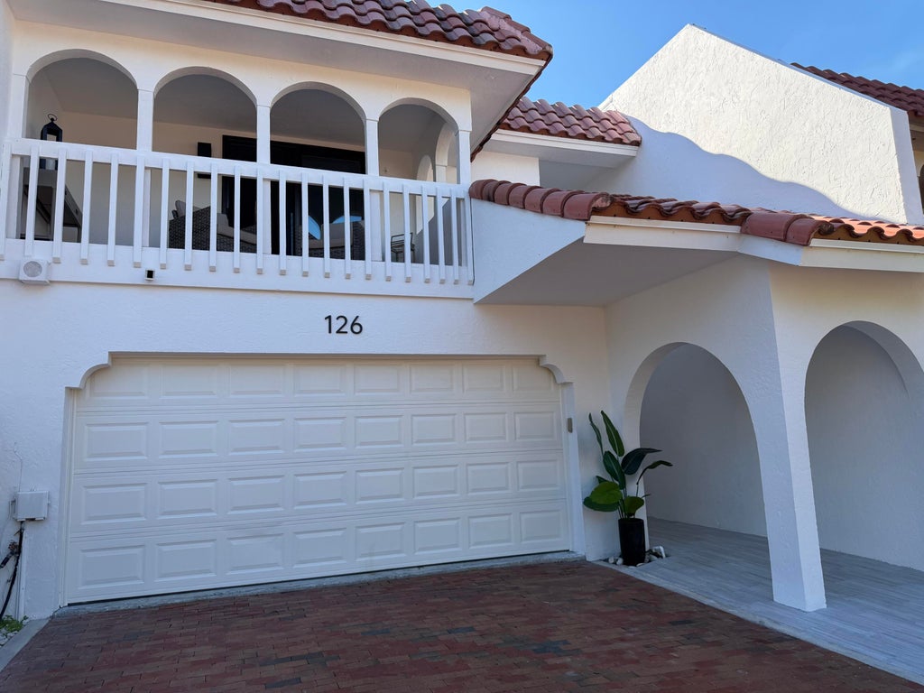 126 Harbor Cir, Delray Beach