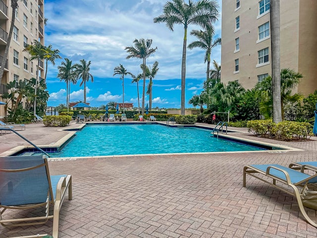 1805 N Flagler Dr #206, West Palm Beach