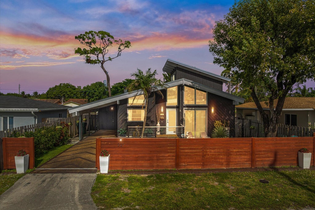 221 Nw 45th St, Oakland Park