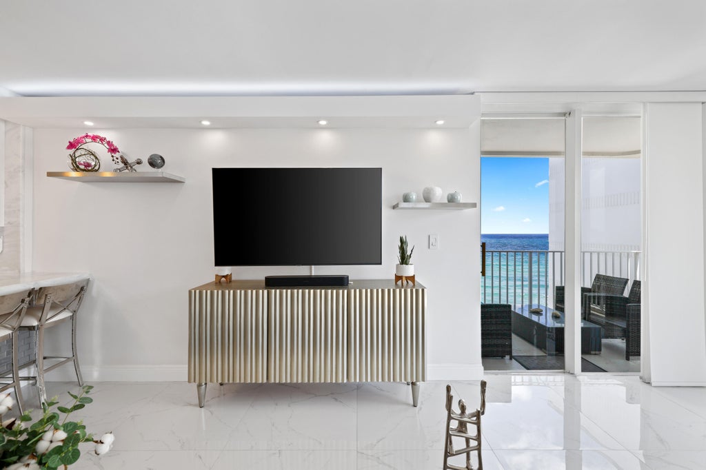 3580 S Ocean 6d Blvd #6d, Palm Beach