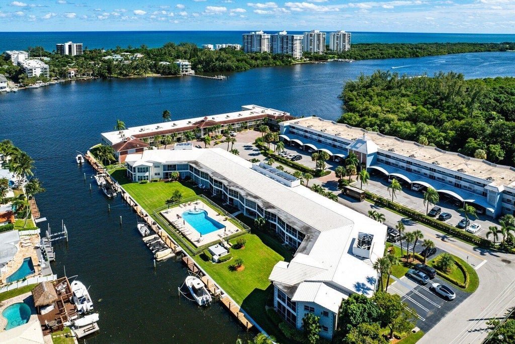 701 Ne Harbour Ter #103, Boca Raton
