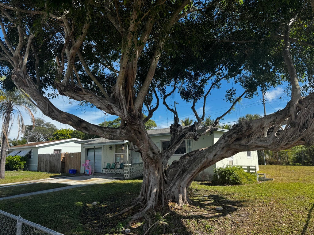 1410 Nw 1st Ct, Boynton Beach