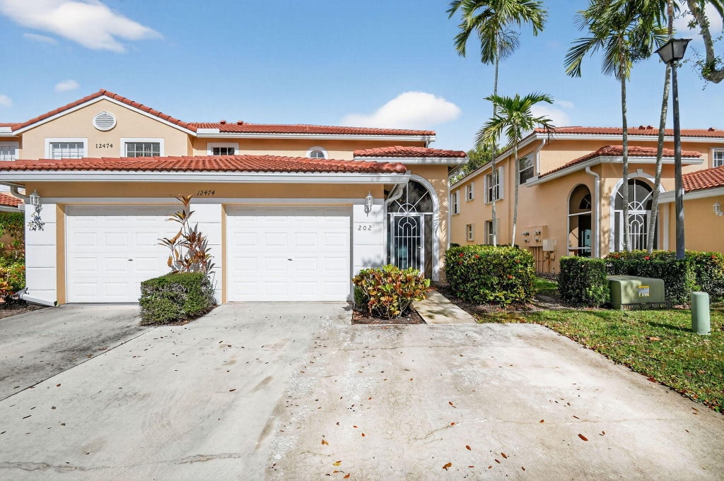 12474 Crystal Pointe Dr #202, Boynton Beach