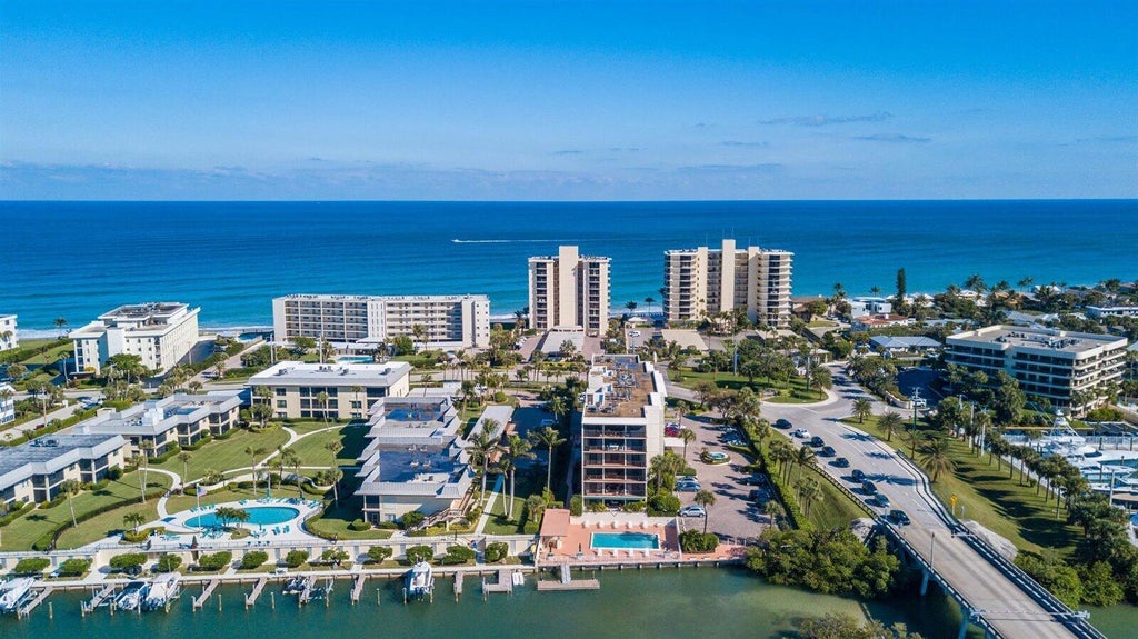 225 Beach Road Rd #303, Tequesta