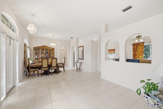 5 of 26 - 120 Venetian Lane, Royal Palm Beach, FL