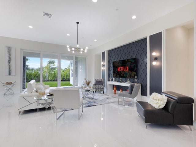 9124 Coral Isles Circle, Palm Beach Gardens