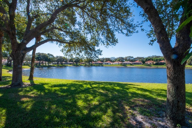 176 E Tall Oaks Circle, Palm Beach Gardens