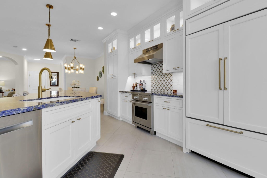 133 Las Brisas Cir, Hypoluxo