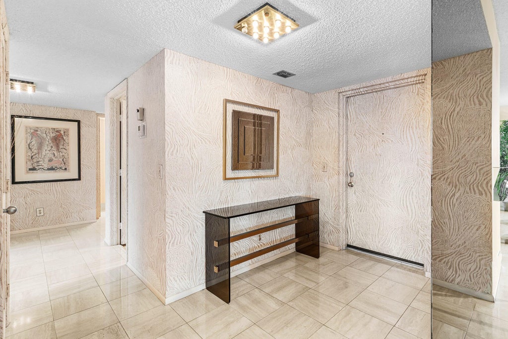 4702 Fountains Dr #408, Lake Worth