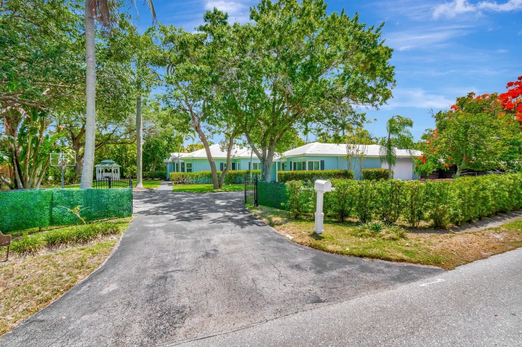 1220 N Swinton Av, Delray Beach