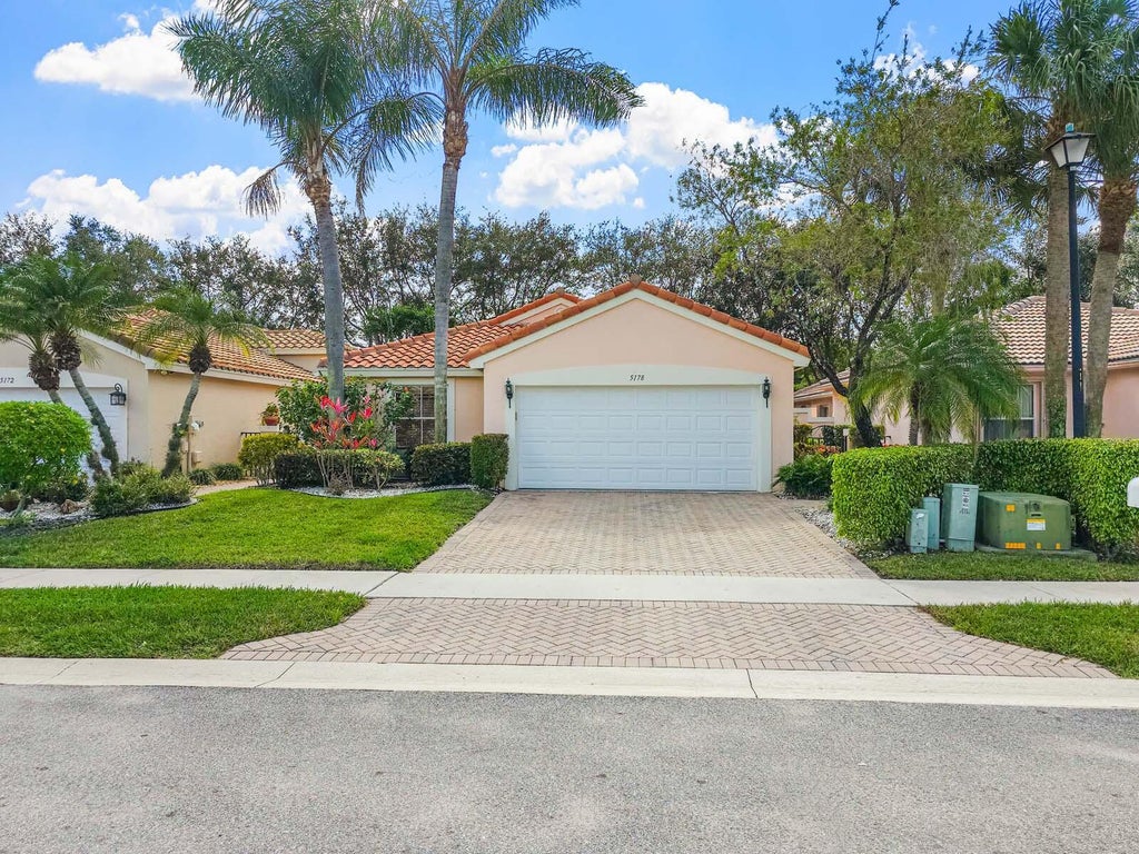 5178 Pelican Cove Dr, Boynton Beach