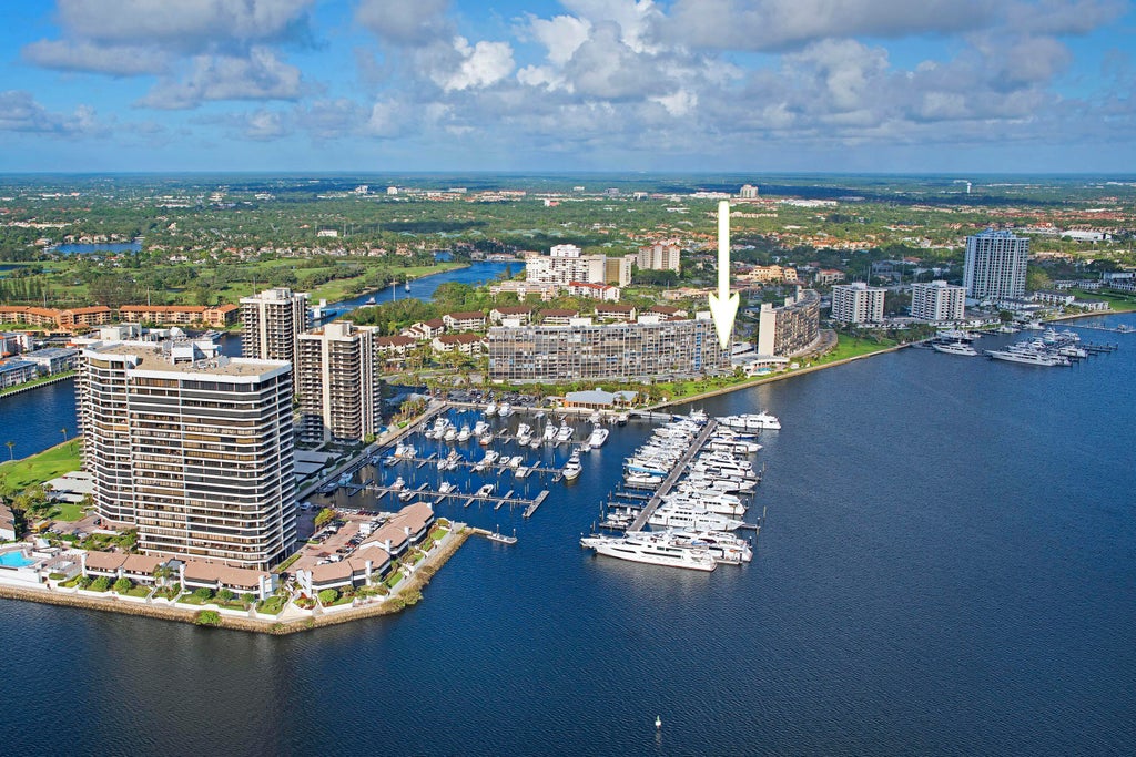 126 Lakeshore Dr #526, North Palm Beach