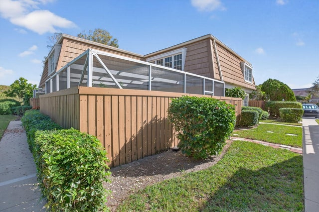 Photo of 11556 Winchester Dr, Palm Beach Gardens FL