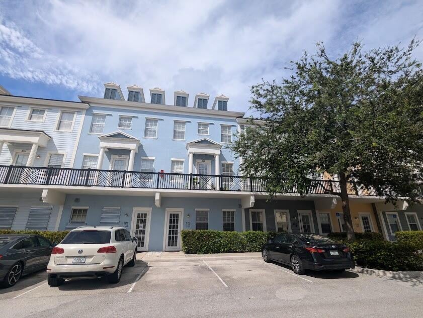 425 Greenwich Cir #204, Jupiter