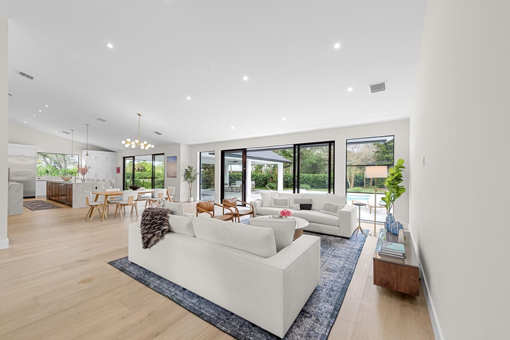 15865 Hiller St, Wellington