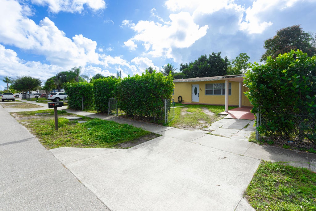 740 Aspen Rd, West Palm Beach