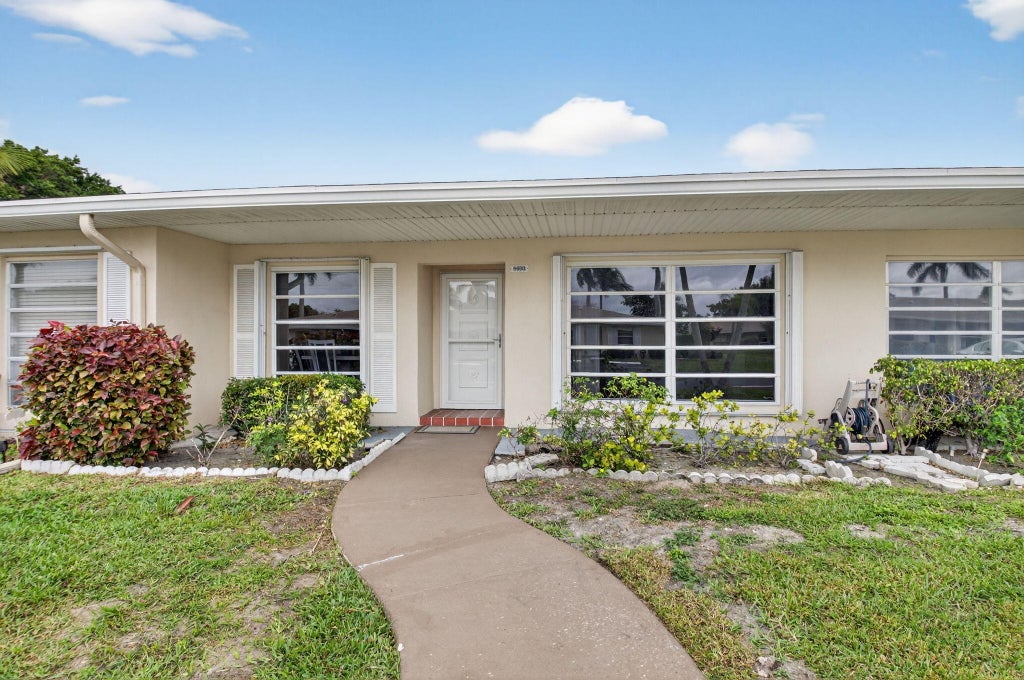 8633 Chevy Chase Dr, Boca Raton