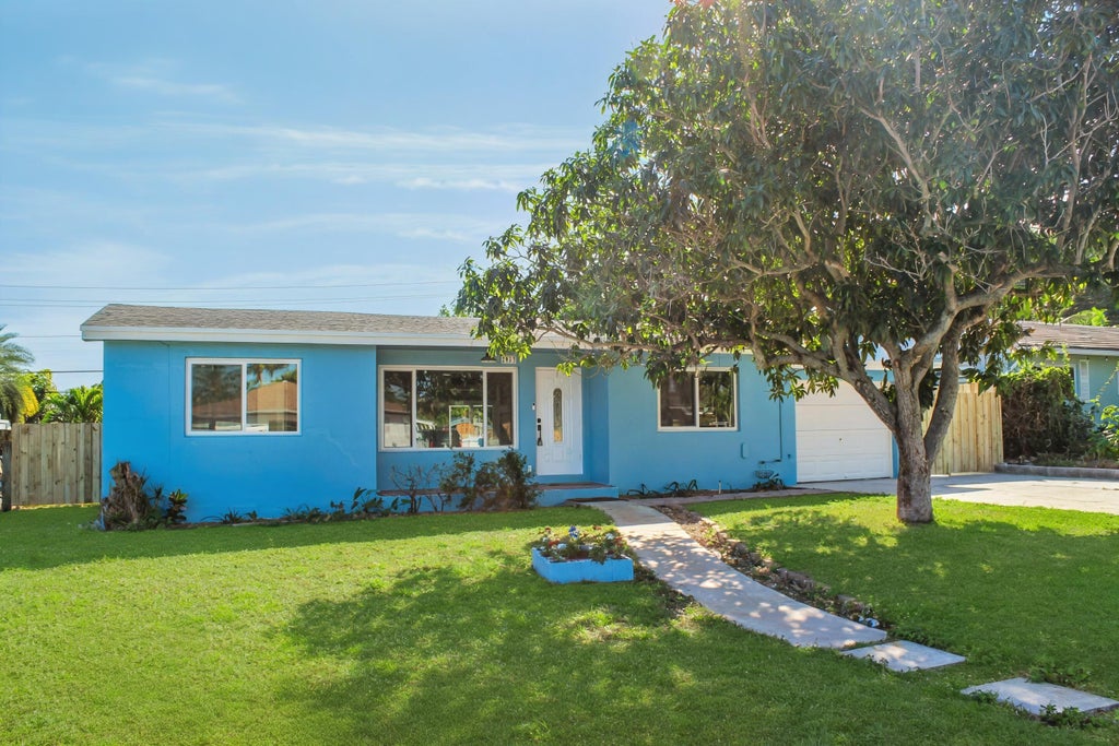 2017 Collier Av, Lake Worth