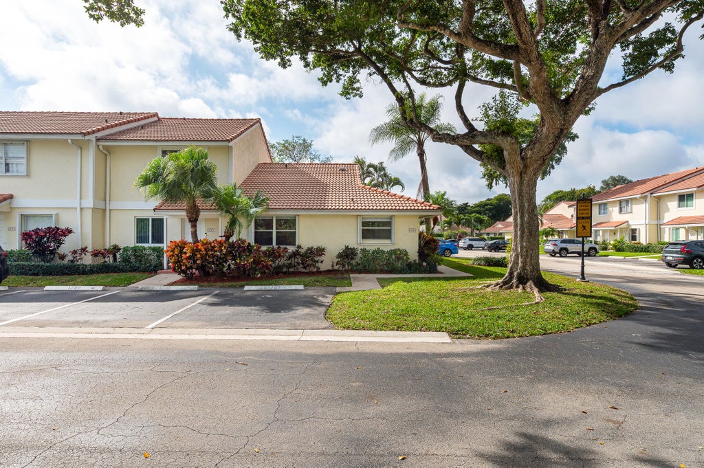 6269 Walk Cir, Boca Raton