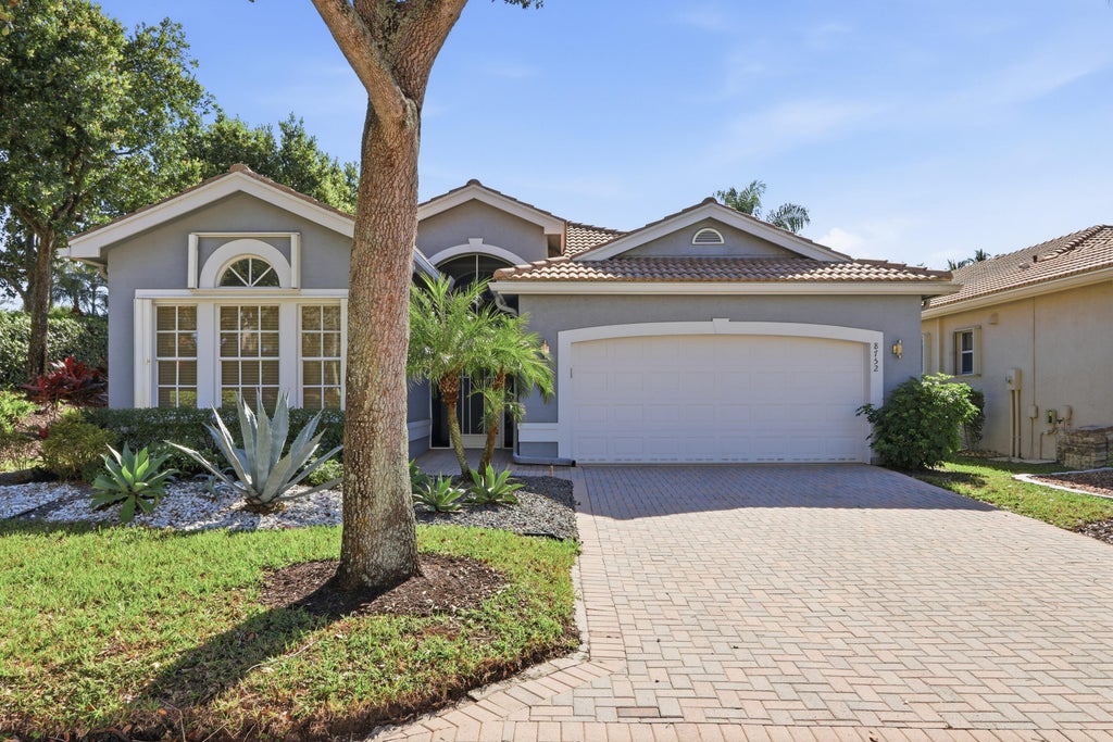 8752 Palm River Dr, Lake Worth