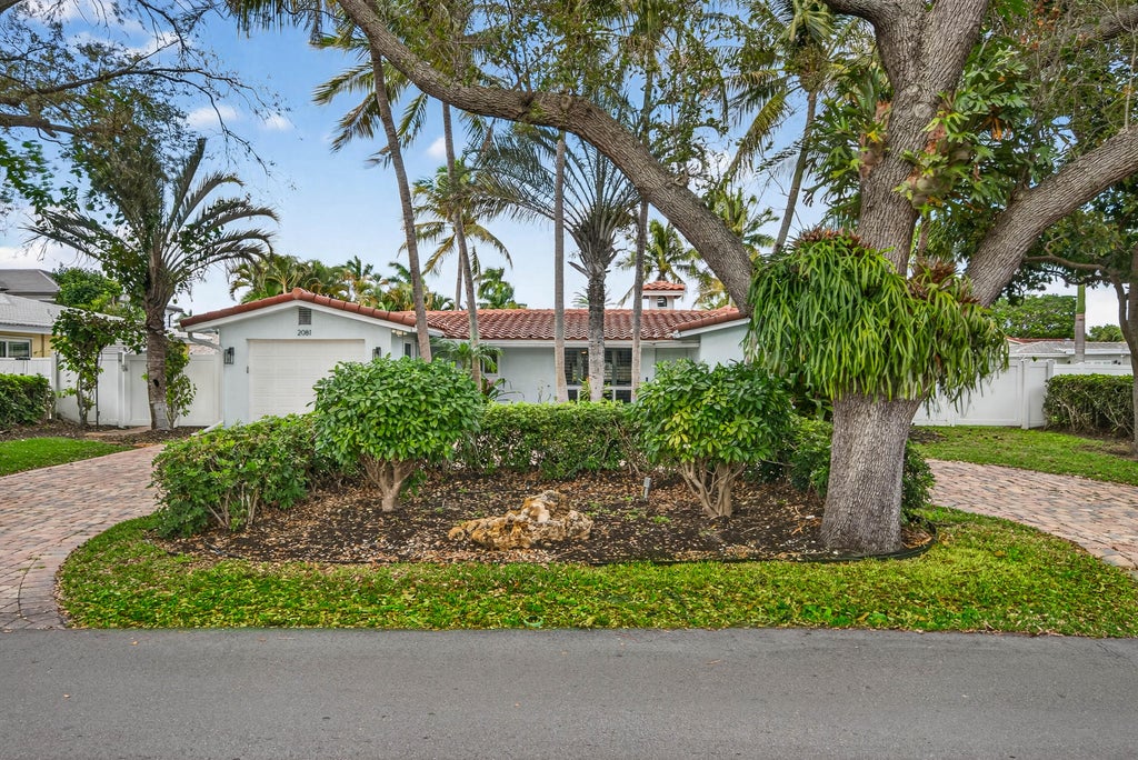 2081 Ne 25th Street, Lighthouse Point