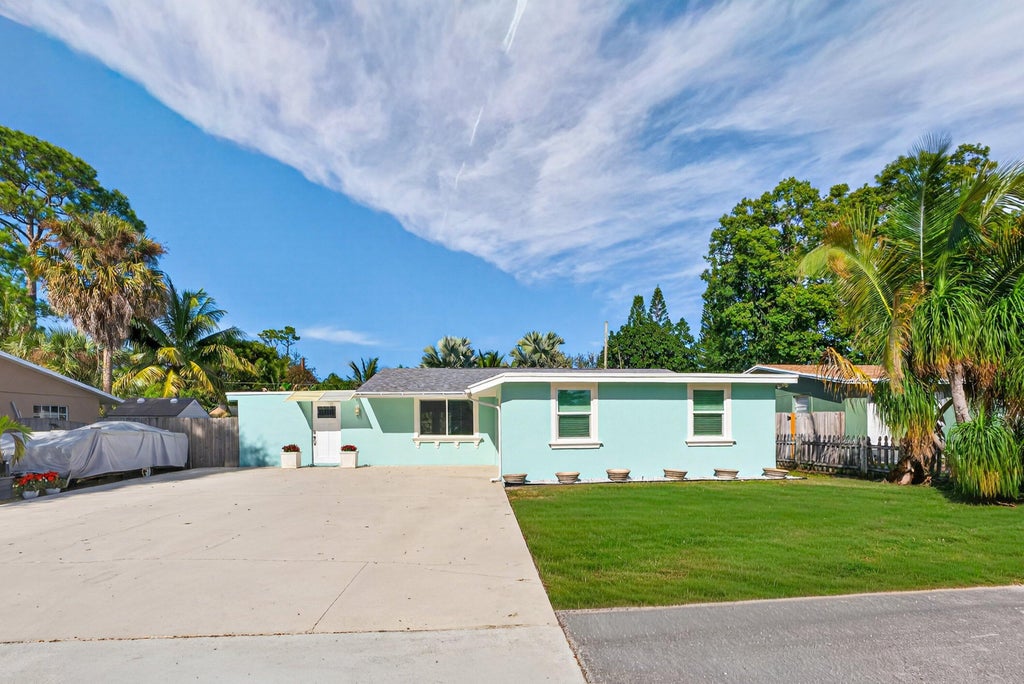 5565 Papaya Rd, Royal Palm Estates