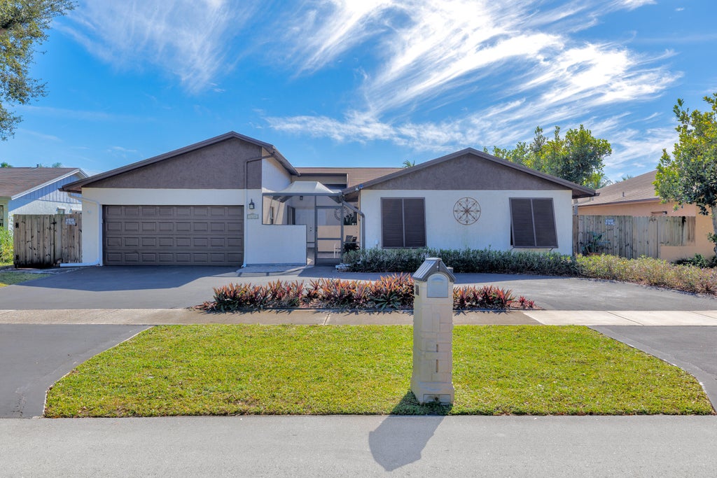 3880 Nw 2nd Ct, Deerfield Beach