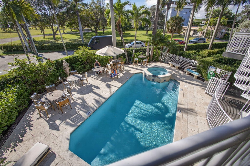129 S Golfview Rd #6, Lake Worth Beach