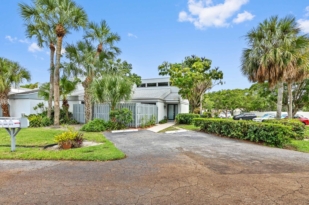 271 Nw 15th St, Boca Raton
