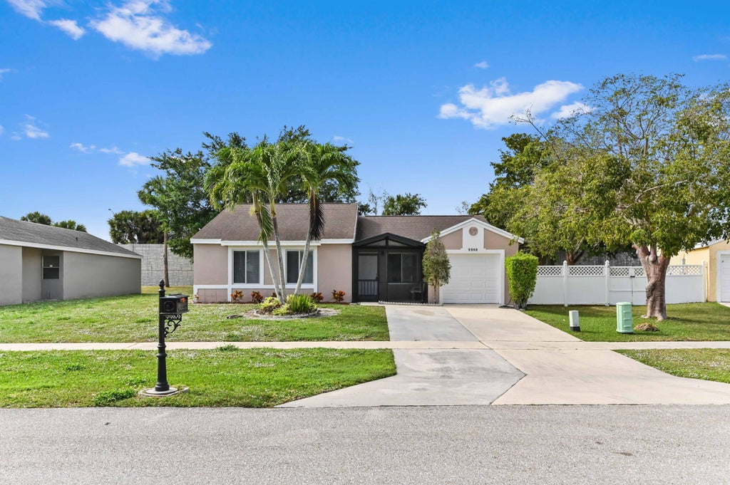 9969 Robins Nest Rd, Boca Raton