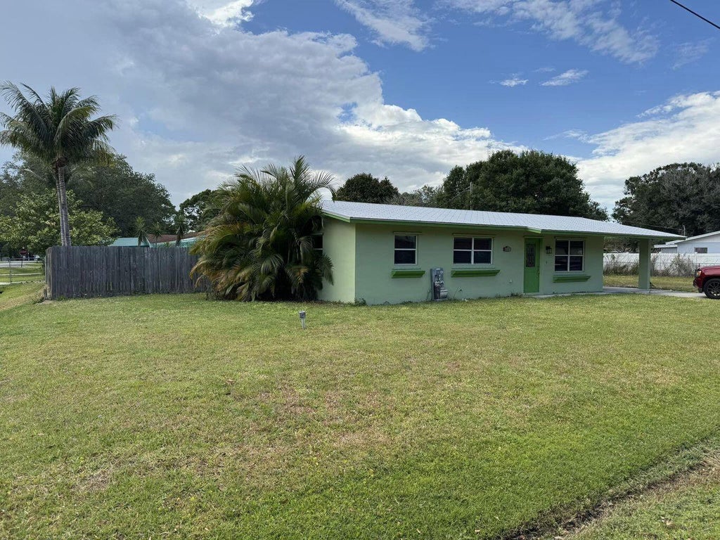2711 S 27th St, Fort Pierce