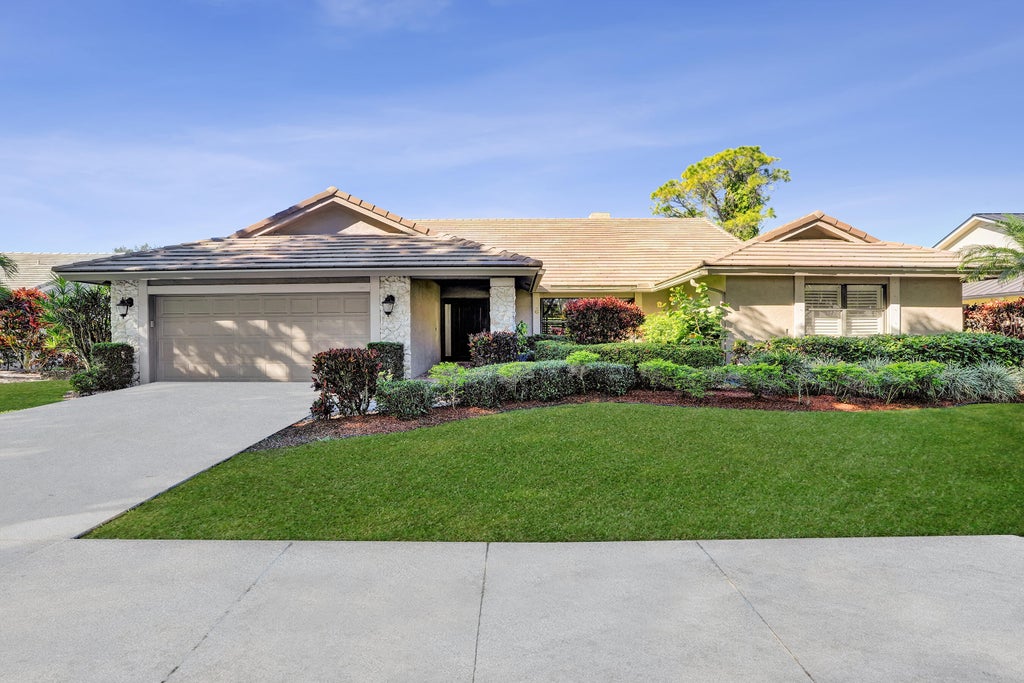 2413 Nw 40th Cir, Boca Raton