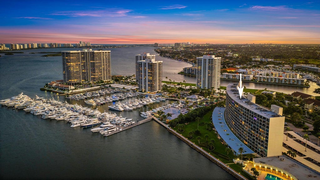 124 Lakeshore Dr #9290, North Palm Beach