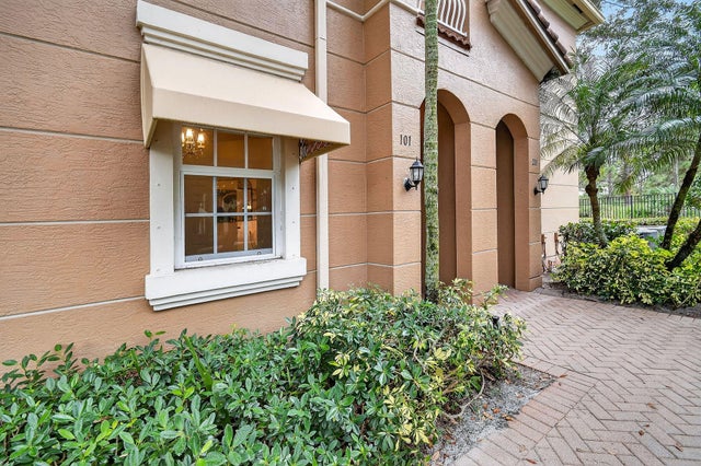 4891 Bonsai Cir #101, Palm Beach Gardens