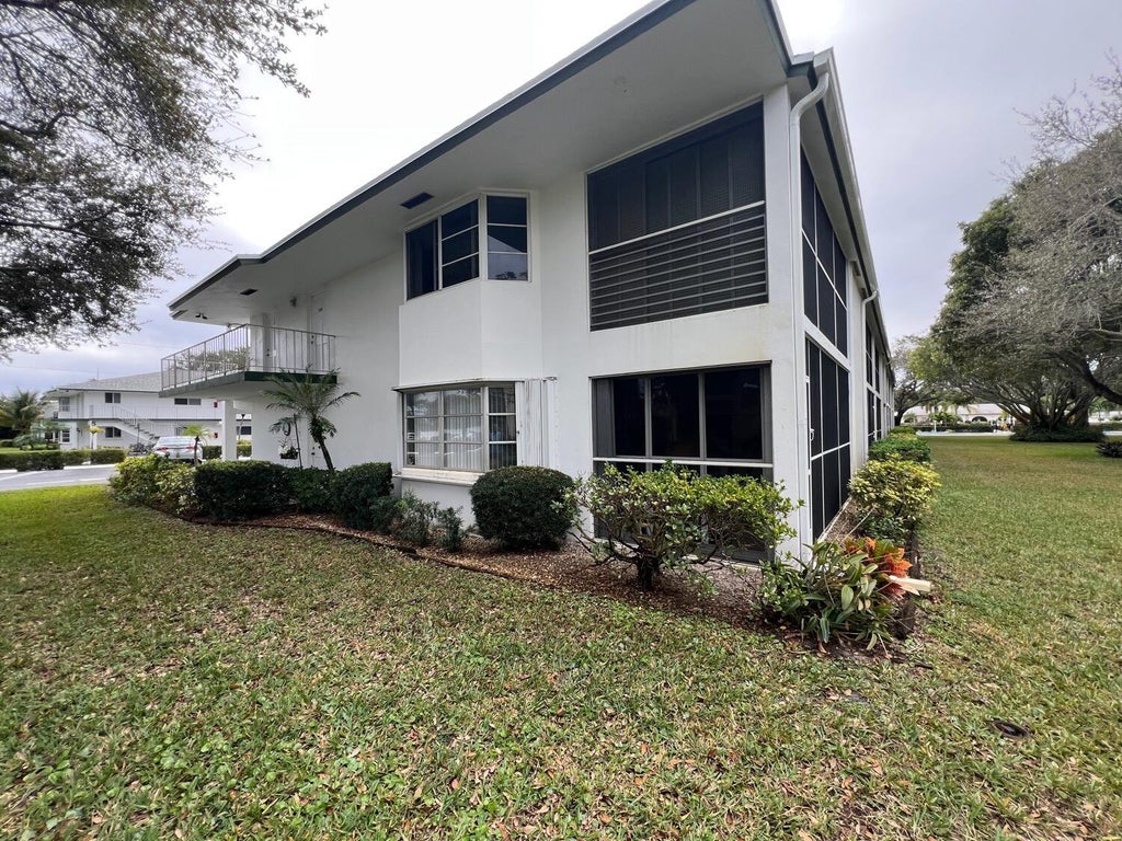 7 Westwood Av #206c, Tequesta