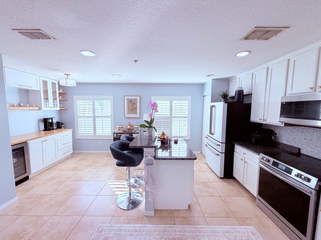 Photo of Listing #RX-11160182