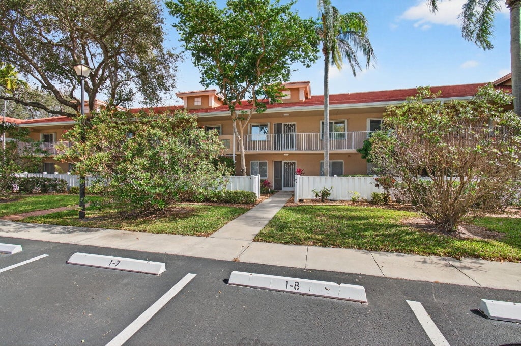5876 Regal Glen Dr #203, Boynton Beach