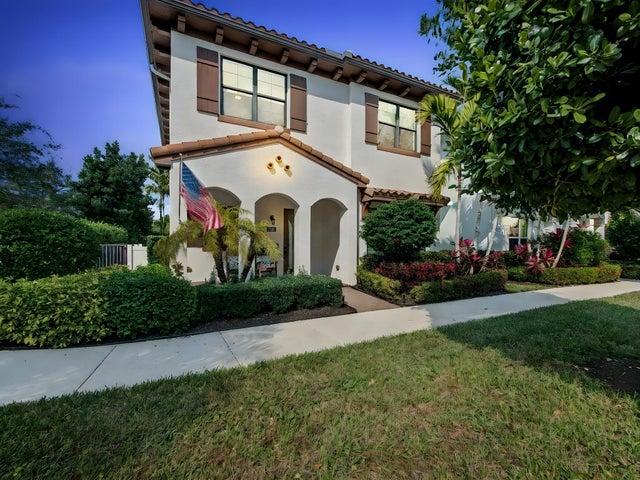8125 Hobbes Way, Palm Beach Gardens