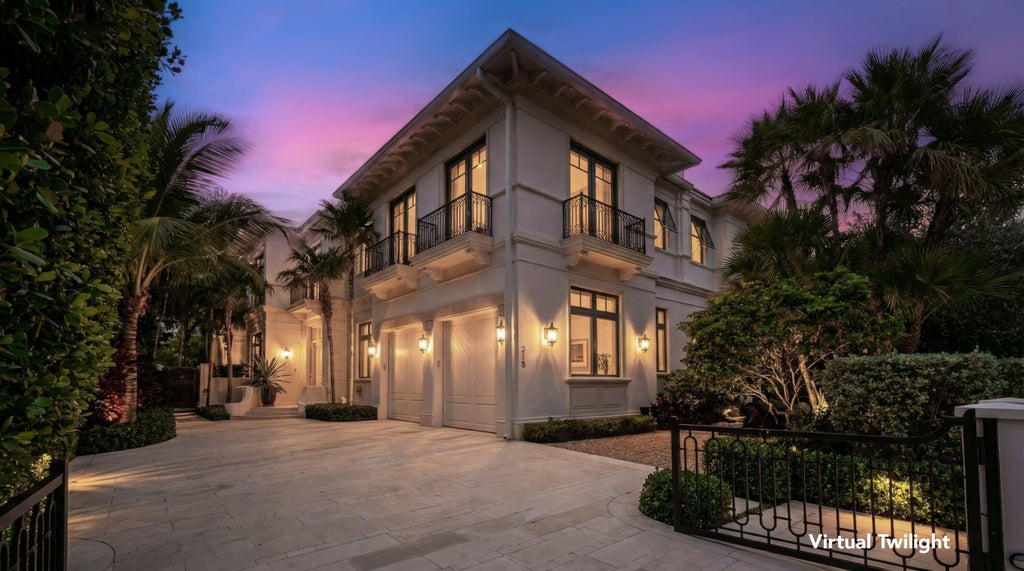 218 Brazilian Av, Palm Beach