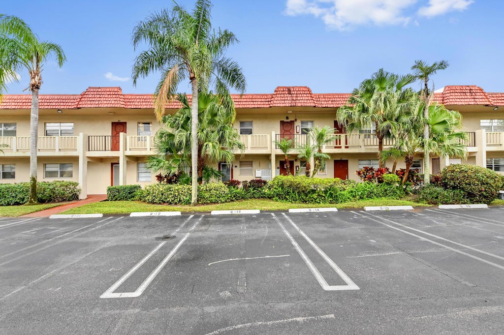 6 Abbey Lane #104, Delray Beach