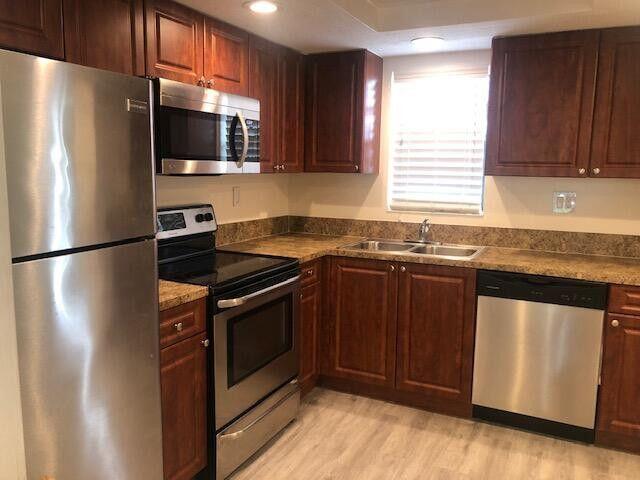 9235 Sw 8th St #403, Boca Raton