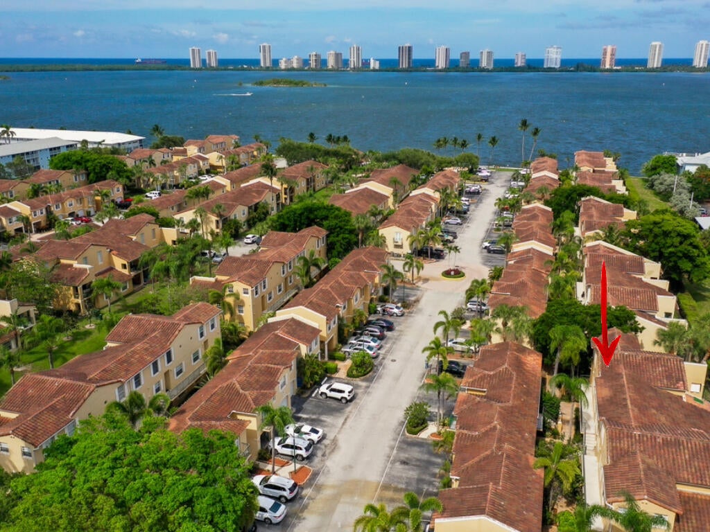 1020 Lake Shore Dr #202, Lake Park