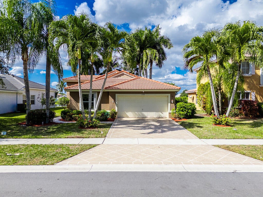 5540 Muirfield Village Cir, Lake Worth