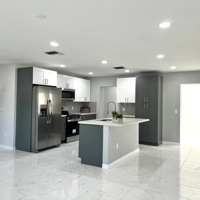 Photo of Listing #RX-11161934