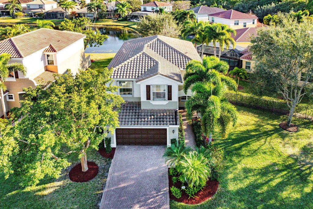 8316 Calabria Lakes Dr, Boynton Beach