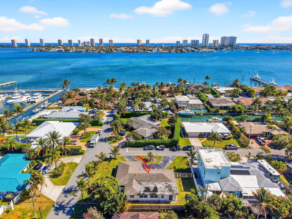 3651 Palm Dr, Riviera Beach